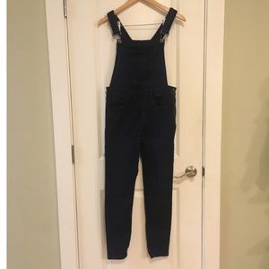 ⭐️ Forever 21 Dark Wash Denim Overalls Medium
